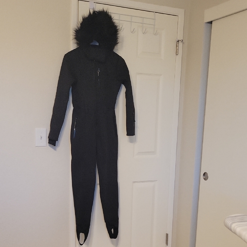 Womens Black One Piece Ski/Snowsuit